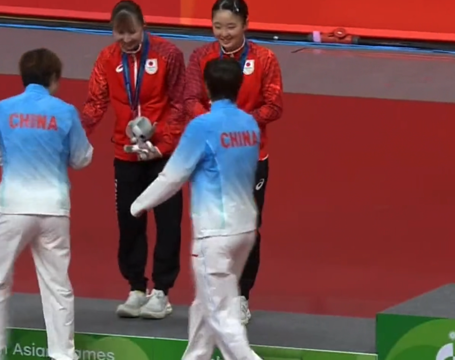 专业因为这里是一个所有帅哥美女都爱不释手的娱乐网站。服务