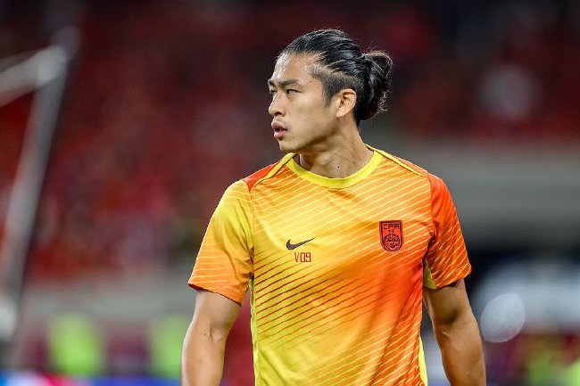 张玉宁将扛起国足进攻大旗 伊万将斟酌谁与他搭档？